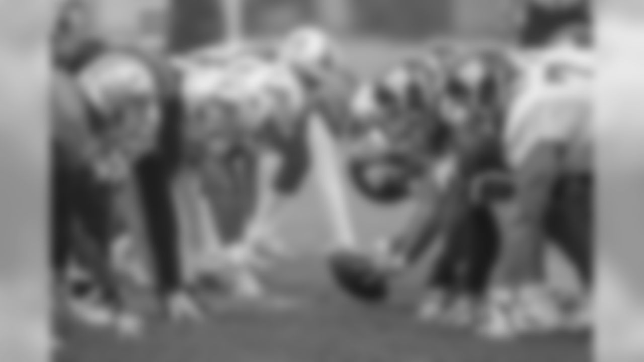 Detroit Lions and New York Giants at the line of scrimmage during joint training camp practice on Thursday, Aug. 16, 2018 in Allen Park, Mich. (Detroit Lions via AP)
