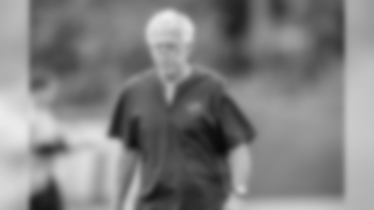 Detroit Lions defensive coordinator Paul Pasqualoni during practice at the Detroit Lions training facility Thursday, Sept. 12, 2019 in Allen Park, Mich. (Detroit Lions via AP)