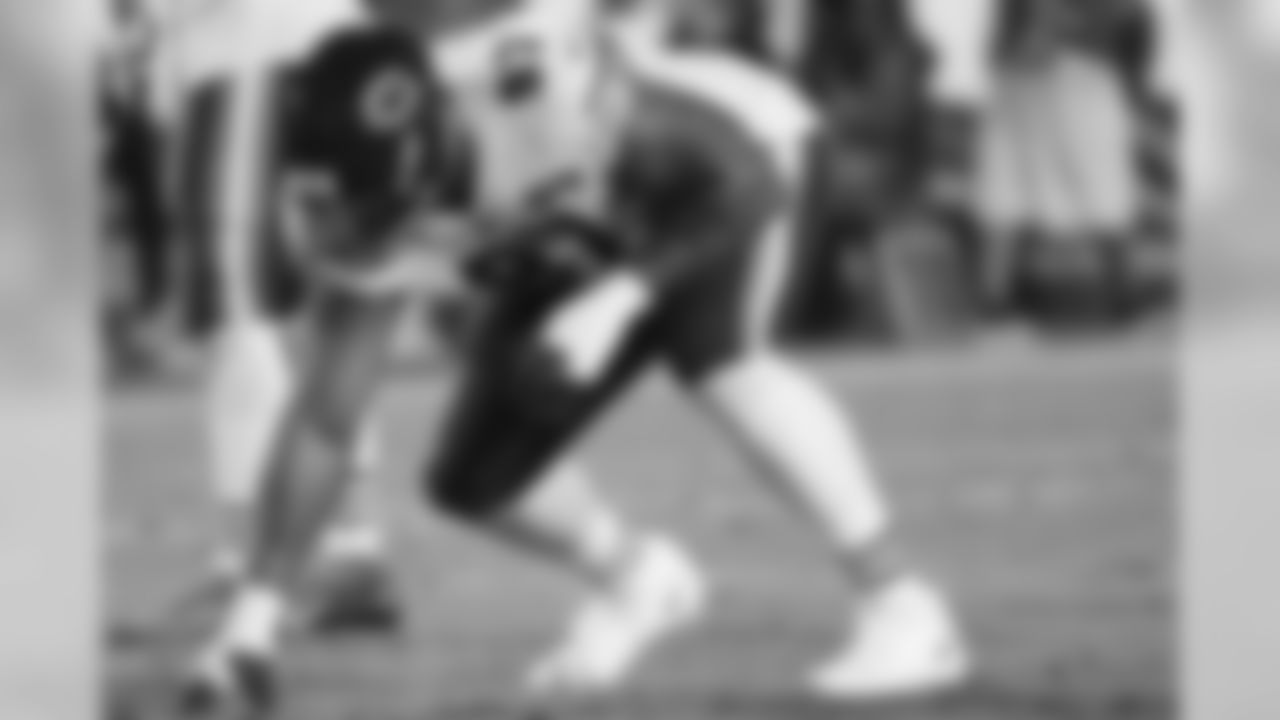 Chicago Bears defensive tackle Nick Williams (97) lines up in a three-point stance during an NFL game against the Los Angeles Rams, Sunday, Nov. 17, 2019, in Los Angeles. The Rams defeated the Bears 17-7. (Kevin Terrell via AP)