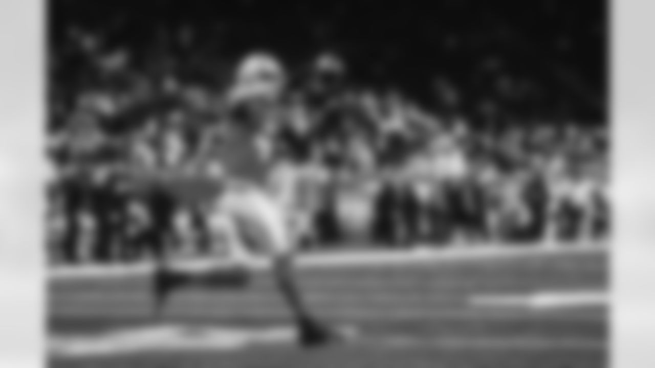 Detroit Lions wide receiver DJ Chark (4) warms up before a NFL football game against the Chicago Bears on Sunday, January 1, 2023 in Detroit, MI. (Jeff Nguyen/Detroit Lions).