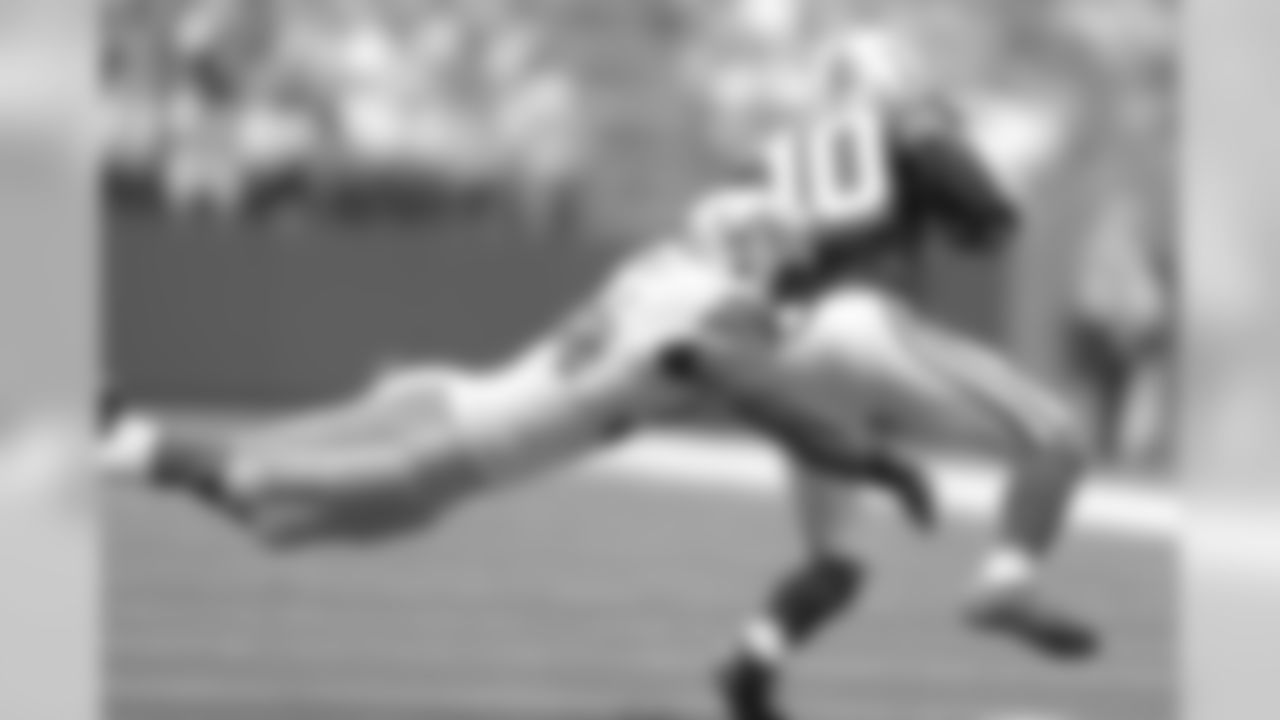 DeAndre Levy