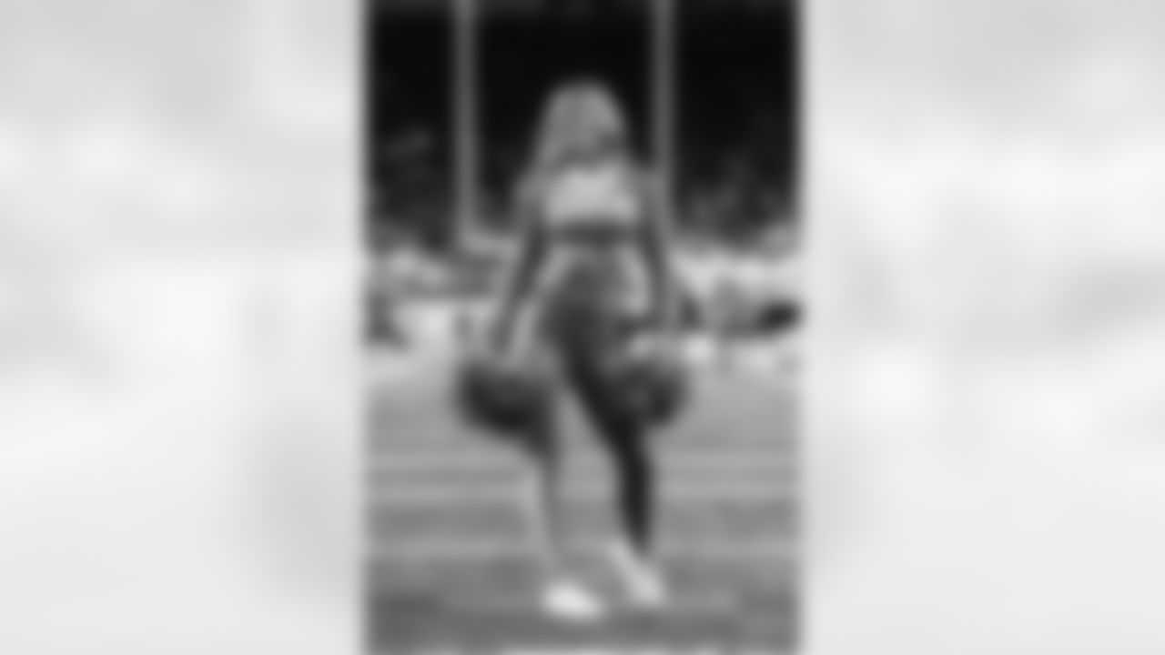 The Detroit Lions Cheerleaders during a NFL football game against the Chicago Bears on Sunday, January 1, 2023 in Detroit, MI. (Mike Ferdinande/Detroit Lions).