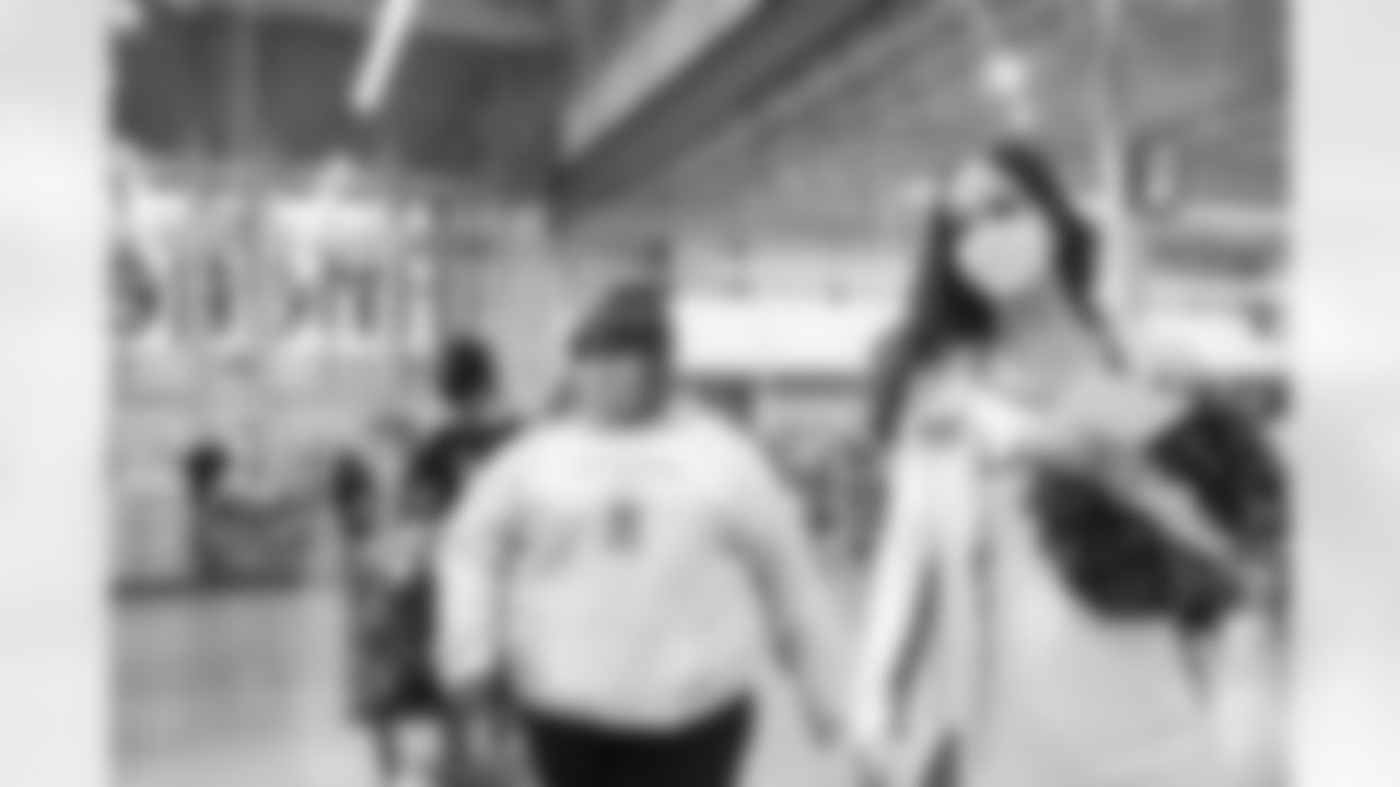 Detroit Lions Cheerleaders and Students from Boys and Girls Club go on a shopping spree with the help of the Detroit Lions at Meijer in Detroit, MI on December 7th, 2021. (Steven Stark/Detroit Lions)