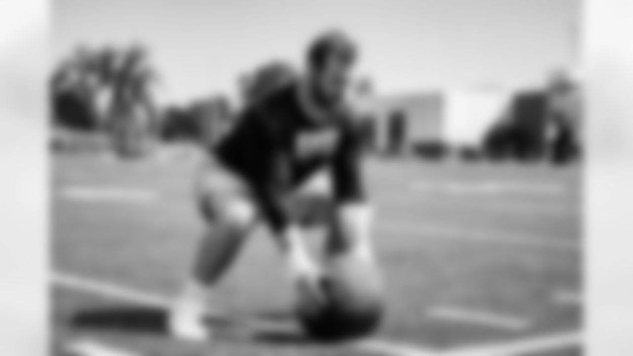 Detroit Lions offensive lineman Frank Ragnow (77) during Phase II Workouts at Allen Park. 2021 (AP Photo)