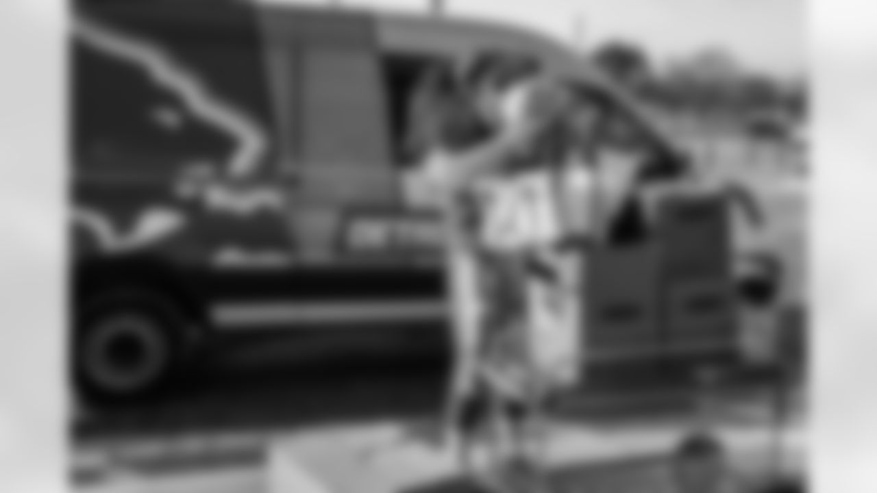 011321 Comerica Dropoff-Livonia_008