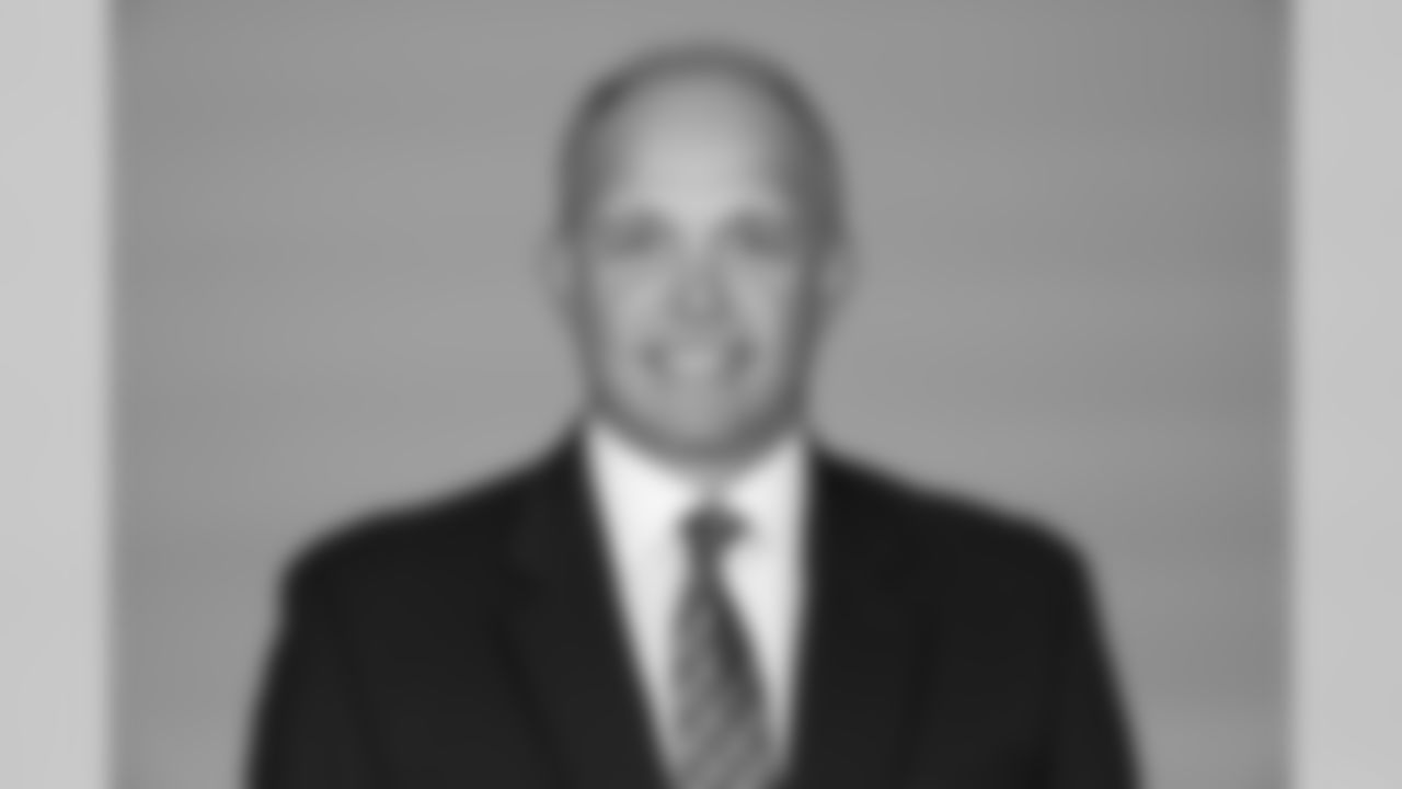 Bears Linebackers Coach Glenn Pires served as a linebackers coach with the Lions from 2001-02.