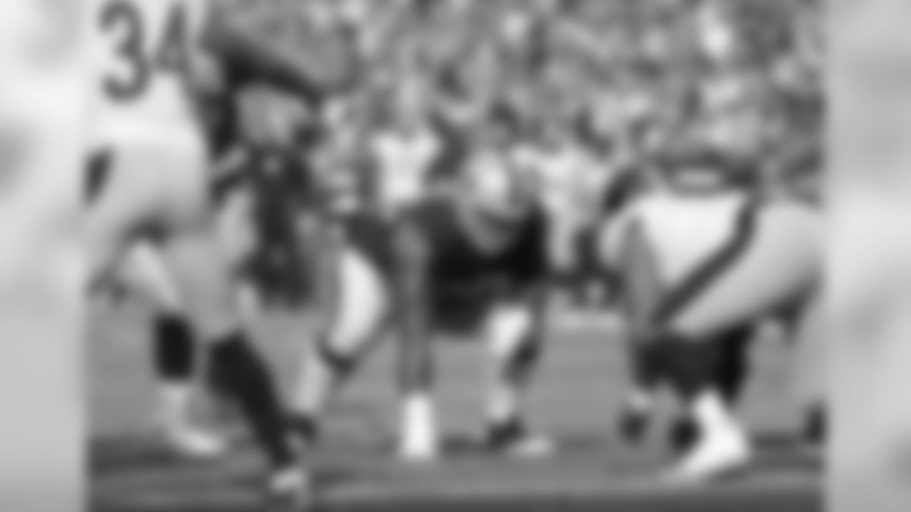 RG Gabe Jackson
Backed up by Denzelle Good