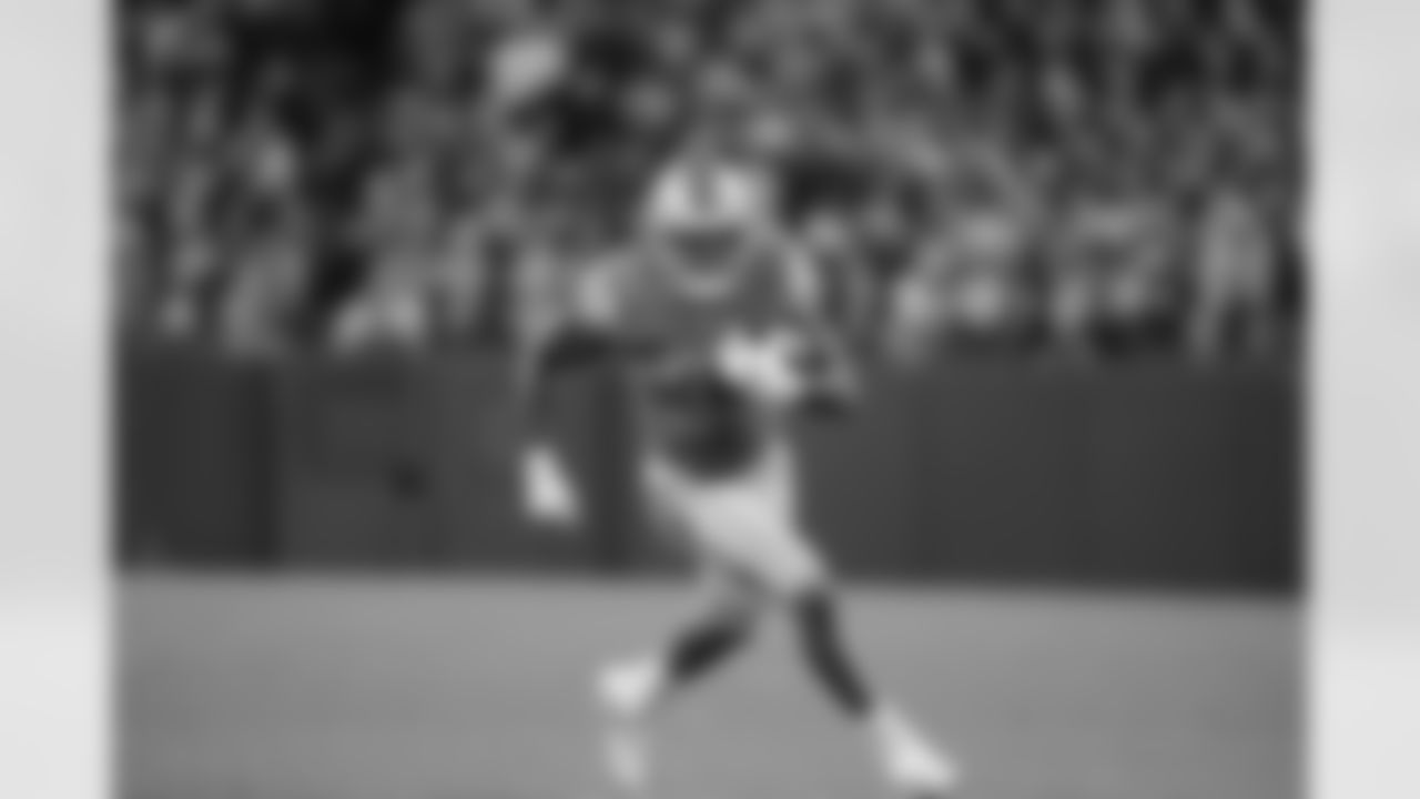 Detroit Lions running back Kerryon Johnson rushes during the first half of an NFL football game against the Green Bay Packers Monday, Oct. 14, 2019, in Green Bay, Wis. (AP Photo/Jeffrey Phelps)