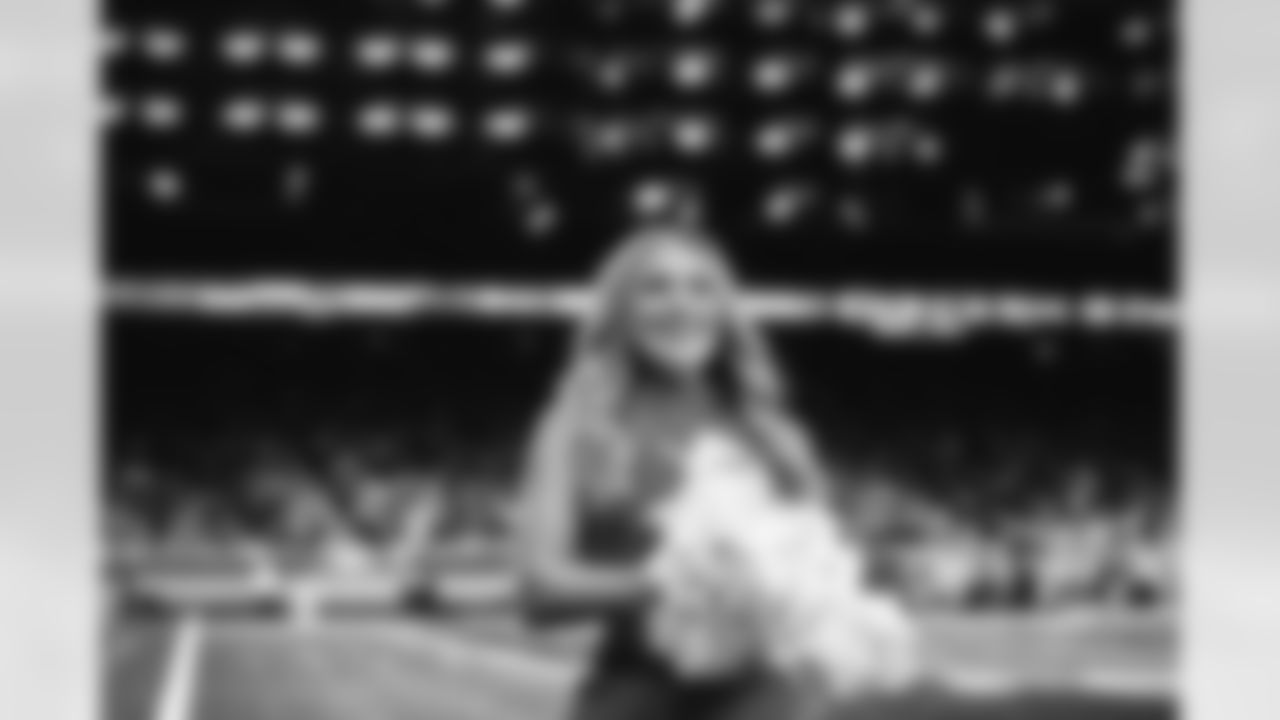 Detroit Lions Cheerleaders during a NFL football game against the Chicago Bears on Thursday, November 24, 2021 in Detroit, MI. (Mike Ferdinande/Detroit Lions).
