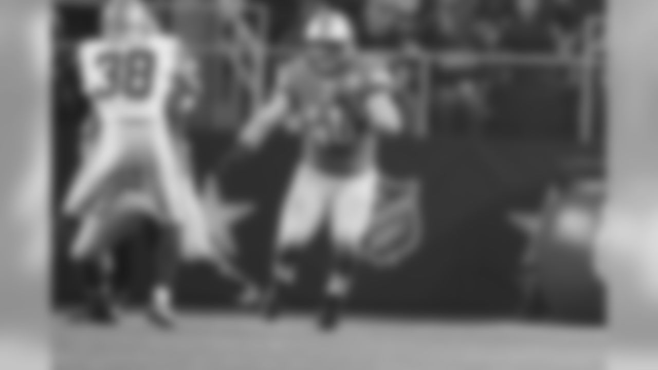 Bears FB Michael Burton was drafted by the Lions in the fifth round of the 2015 NFL Draft and played there through 2016, appearing in 32 games with seven starts.