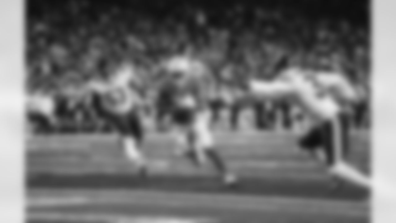 Detroit Lions running back Jamaal Williams (30) scores a touchdown during a NFL football game against the Chicago Bears on Sunday, January 1, 2023 in Detroit, MI. (Jeff Nguyen/Detroit Lions).