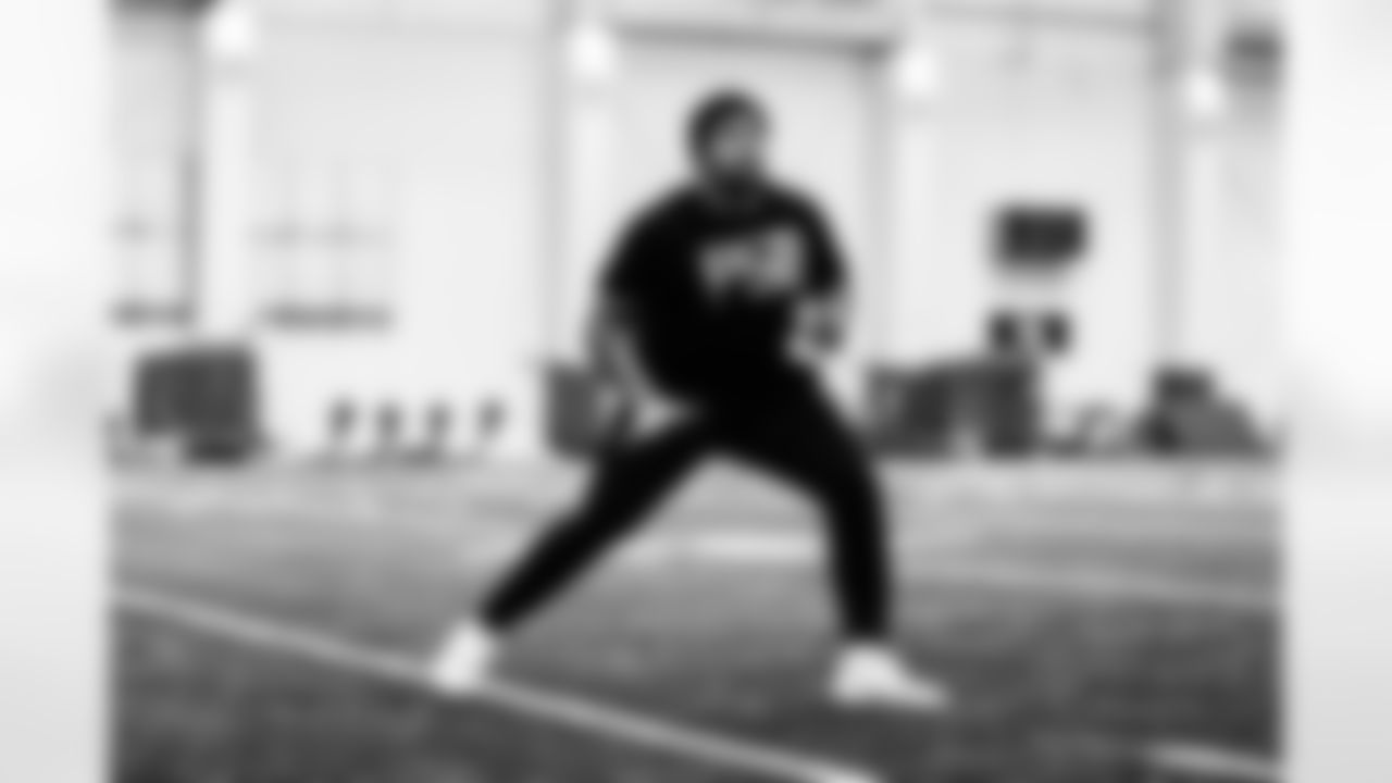 Detroit Lions tackle Penei Sewell (58) during a morning workout at the Lions training facility in Allen Park, MI on April 19, 2022. (Stuart Zaas/Detroit Lions)