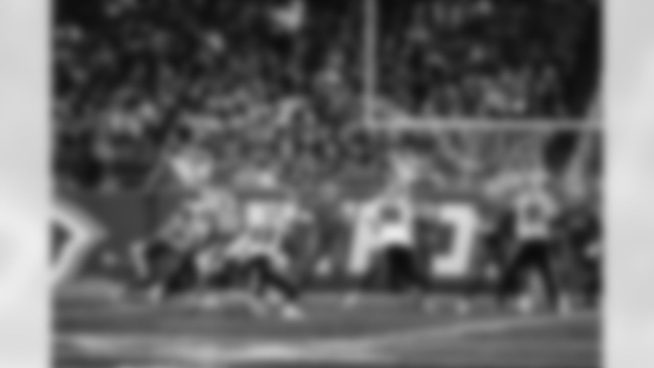 Detroit Lions tight end Brock Wright (89), Detroit Lions quarterback Jared Goff (16), Detroit Lions center Frank Ragnow (77), and Detroit Lions guard Jonah Jackson (73) during a NFL game against the Carolina Panthers on Sunday, Oct. 8, 2023 in Detroit, MI. (Jeff Nguyen/Detroit Lions)