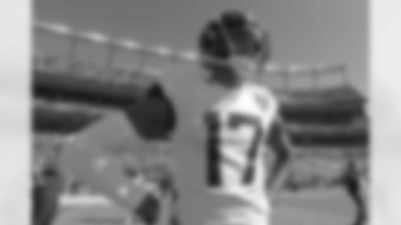 Jacksonville Jaguars receiver DJ Chark Jr. (17) during pregame warm-ups against the Denver Broncos in an NFL game, Sunday, September 29, 2019 in Denver. (Rick Wilson via AP Images)