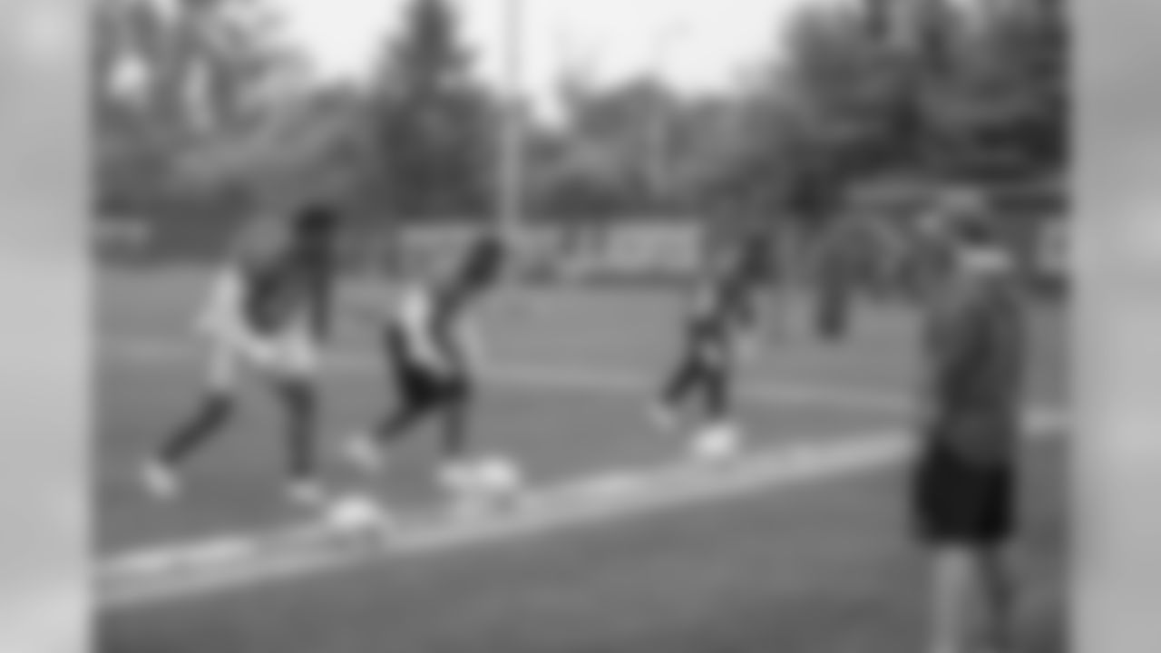 Detroit Lions linebacker Devon Kennard (42), Detroit Lions linebacker Jarrad Davis (40) and Detroit Lions linebacker Christian Jones (52) during Day 4 of OTAs on Wednesday, May 29, 2019 in Allen Park, Mich. (Detroit Lions via AP)