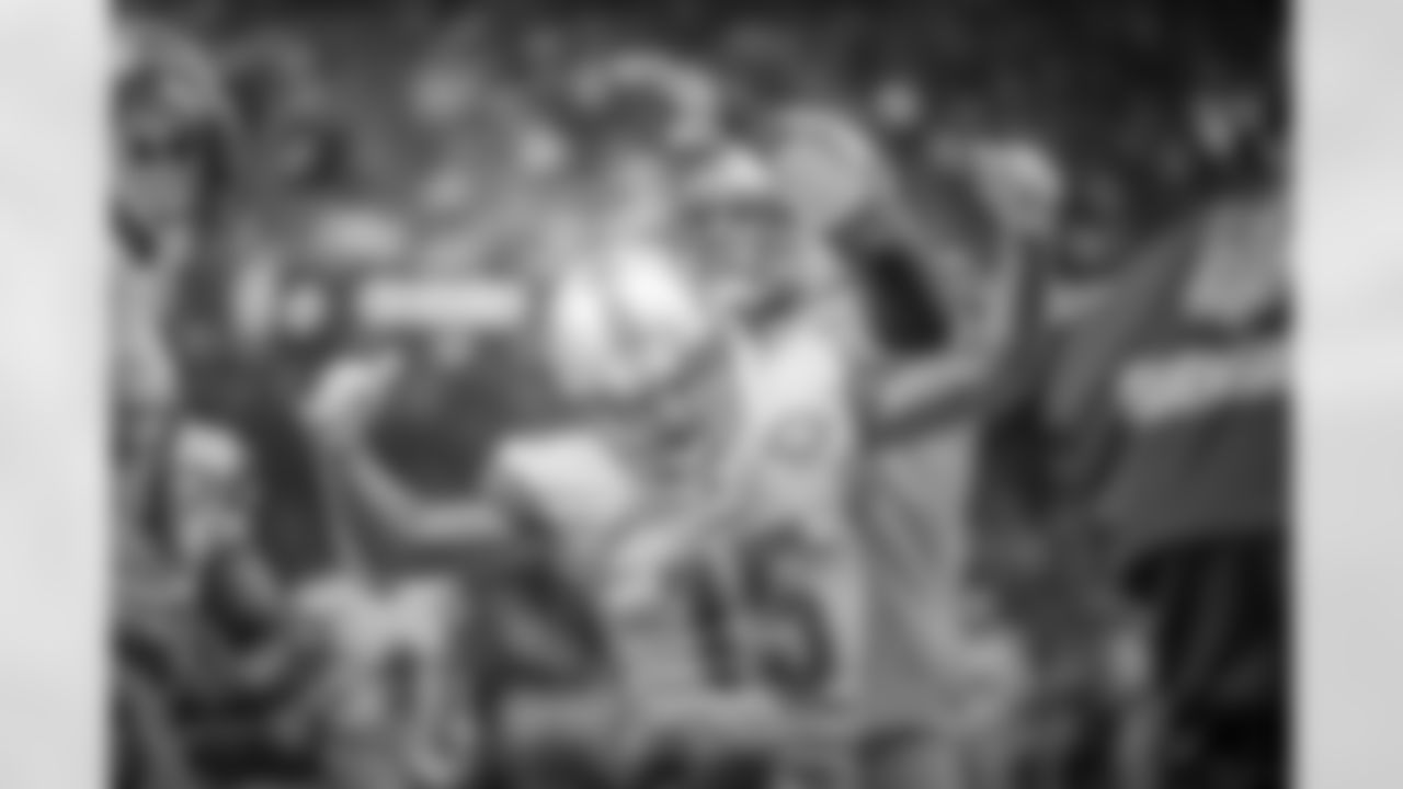 Golden Tate caught a pair of touchdowns for the second consecutive week in the Lions' 35-27 win against the New Orleans Saints on Monday Night Football.