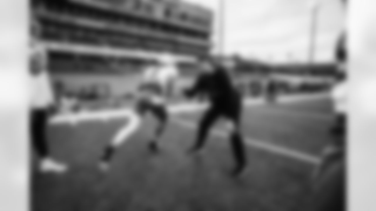 Detroit Lions Assistant Wide Receivers Coach Seth Ryan and South Alabama wide receiver Jalen Tolbert during Senior Bowl practice on February 1, 2022. (Jeff Nguyen/Detroit Lions)