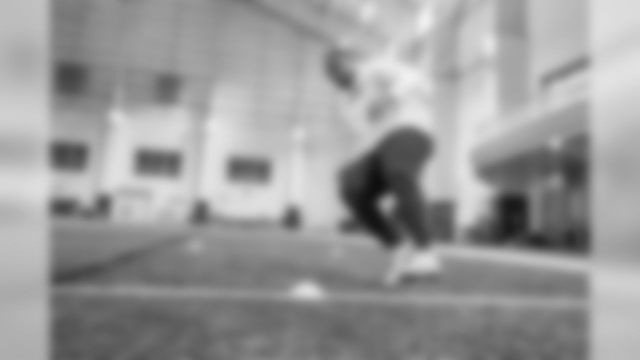 Detroit Lions defensive lineman Da'Shawn Hand during the voluntary offseason workout program at the Detroit Lions training facility on Tuesday, April 16, 2019 in Allen Park, Mich. (Detroit Lions via AP)