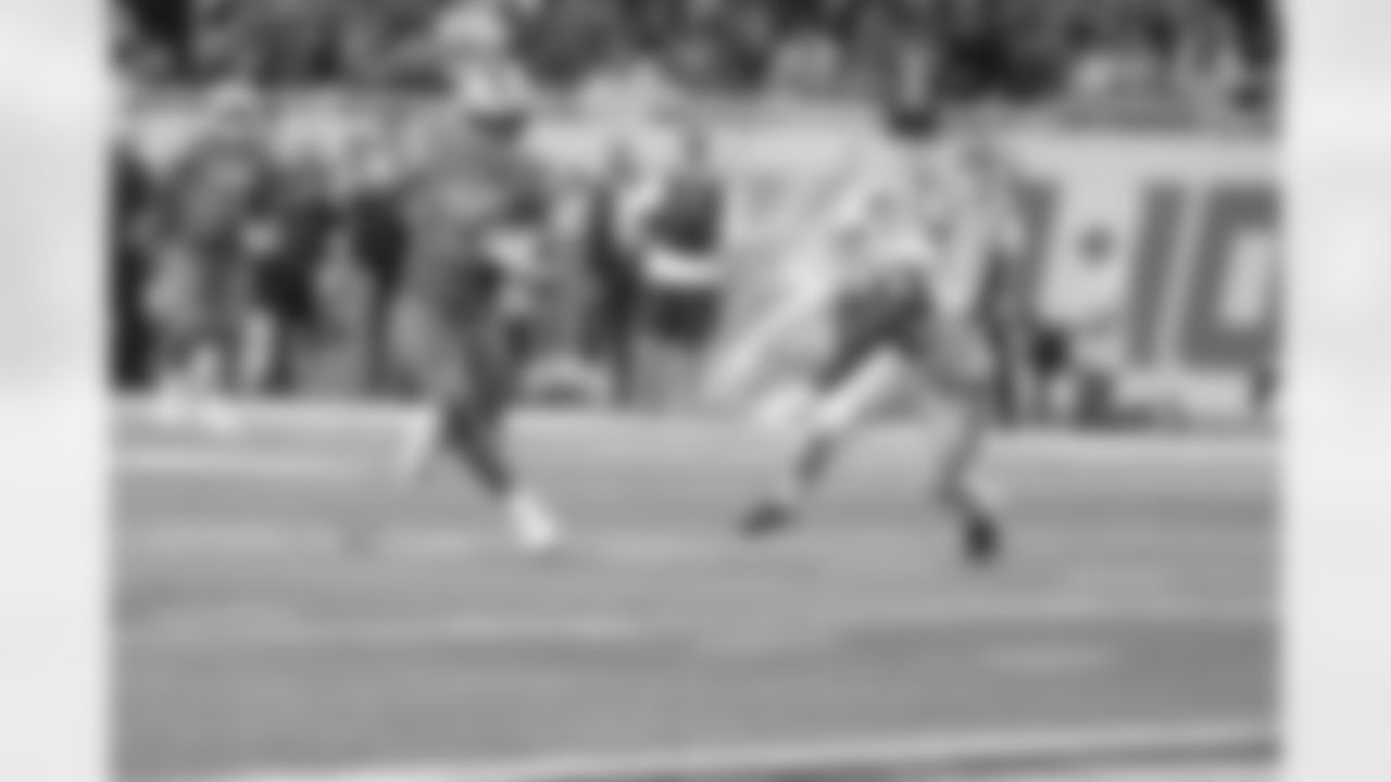 Detroit Lions wide receiver Golden Tate (15) scores on a 24-yard touchdown catch during a NFL football game against the New York Jets on Monday, Sept. 10, 2018 in Detroit. (Detroit Lions via AP).