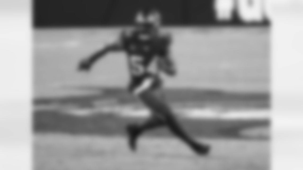 ILB: Lavonte David
Backed up by Chapelle Russell
