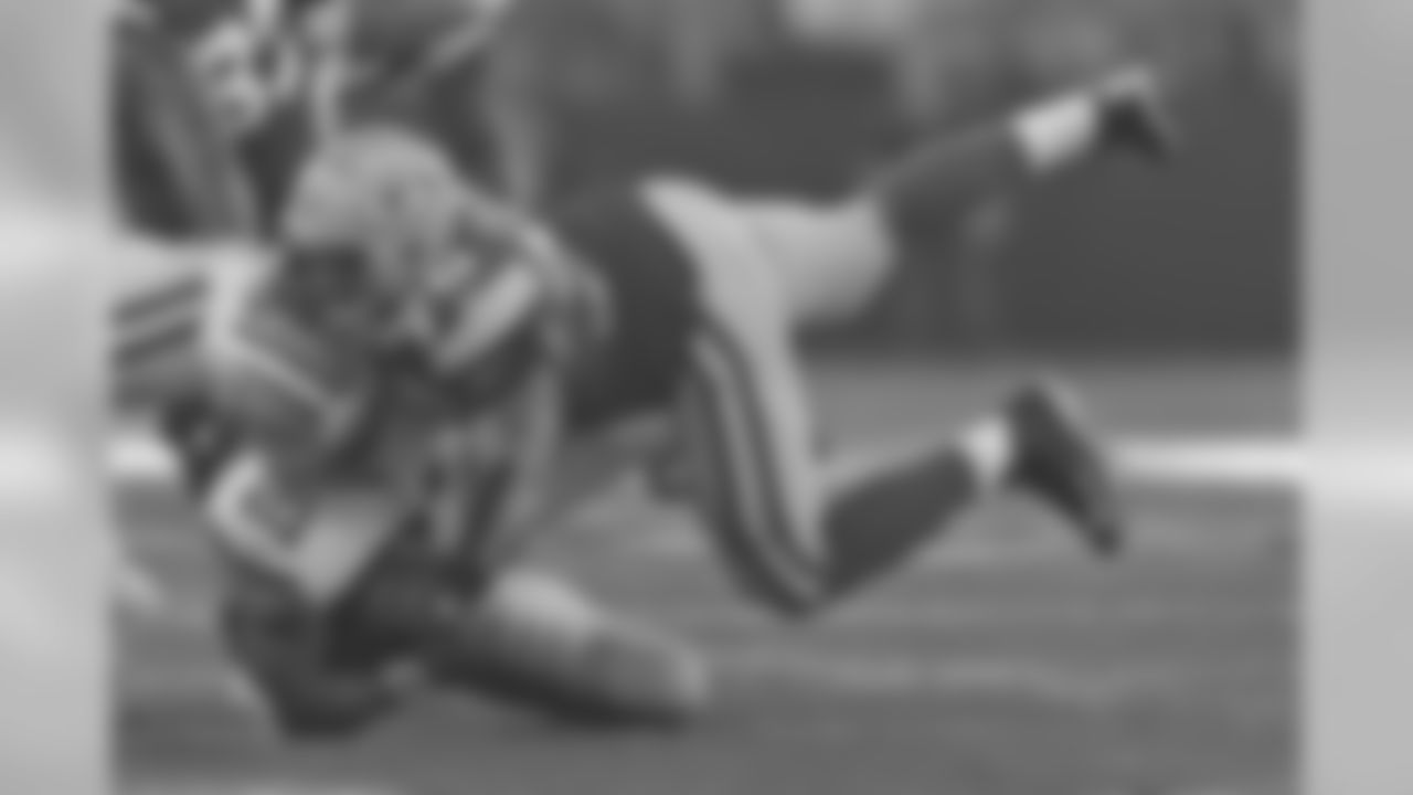 93 Mike Daniels