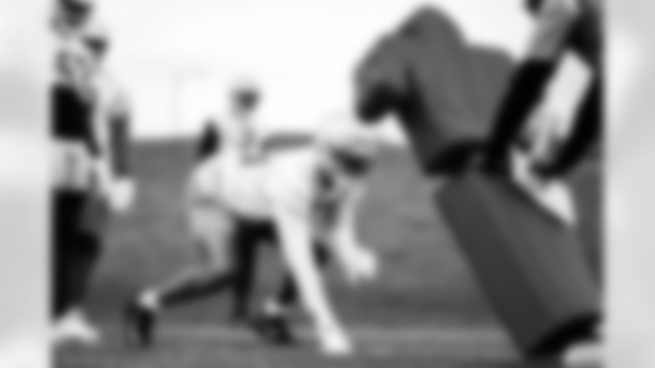 Detroit Lions outside linebacker Julian Okwara (99) during OTAs at the Lions training facility in Allen Park, MI on May 25, 2022. (Jeff Nguyen/Detroit Lions)