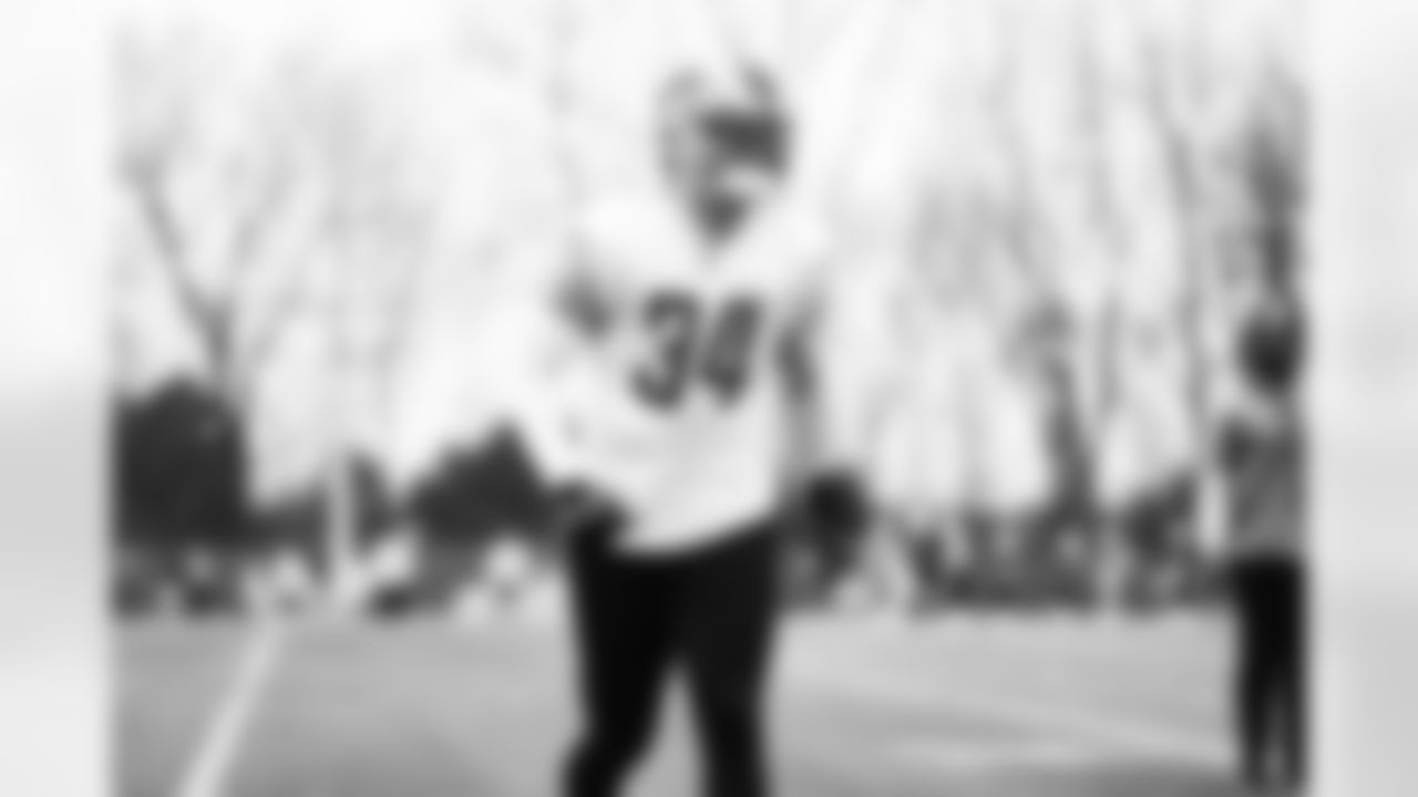 Detroit Lions linebacker Alex Anzalone (34) during practice at the Lions Training Facility in Allen Park, MI on January 5, 2023. (Jeff Nguyen/Detroit Lions)