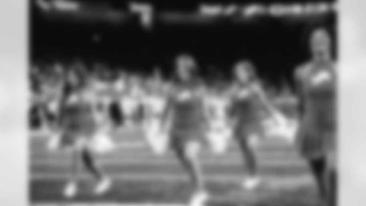 Detroit Lions Cheerleaders during a NFL football game against the Chicago Bears on Thursday, November 24, 2021 in Detroit, MI. (Mike Ferdinande/Detroit Lions).
