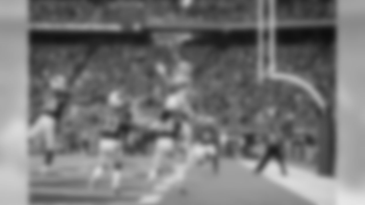 Detroit Lions tight end T.J. Hockenson (88) catches a touchdown pass during a NFL football game against the Arizona Cardinals Sunday, Sept. 8, 2019 in Glendale, Ariz. (Detroit Lions via AP).