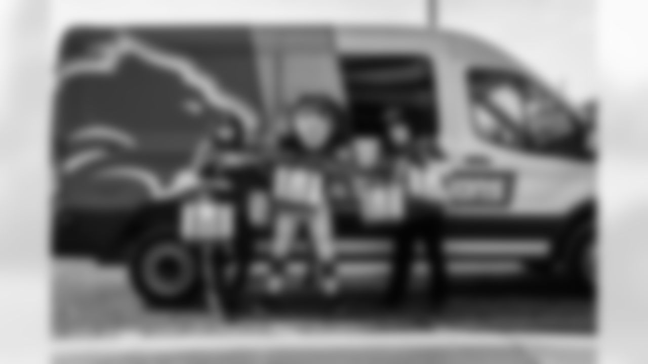 011321 Comerica Dropoff-Livonia_014