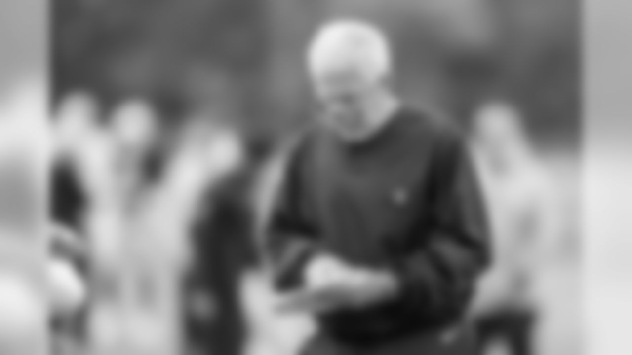 Detroit Lions defensive coordinator Paul Pasqualoni during practice at the Detroit Lions training facility on Wednesday, Oct. 17, 2018 in Allen Park, Mich. (Detroit Lions via AP)