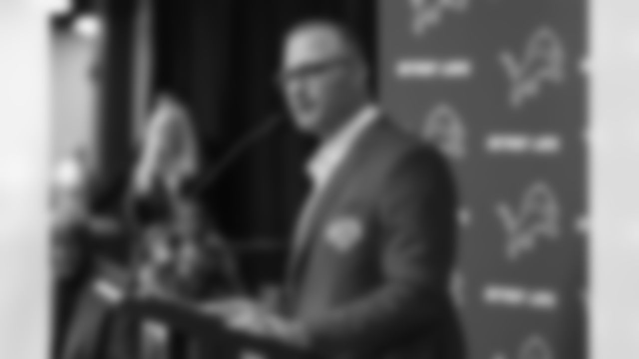 Detroit Lions Legend and 2021 Pride of the Lions Inductee Chris Spielman gives a speech at the 2021 Pride of the Lions Dinner, as part of Homecoming Weekend presented by MGM.