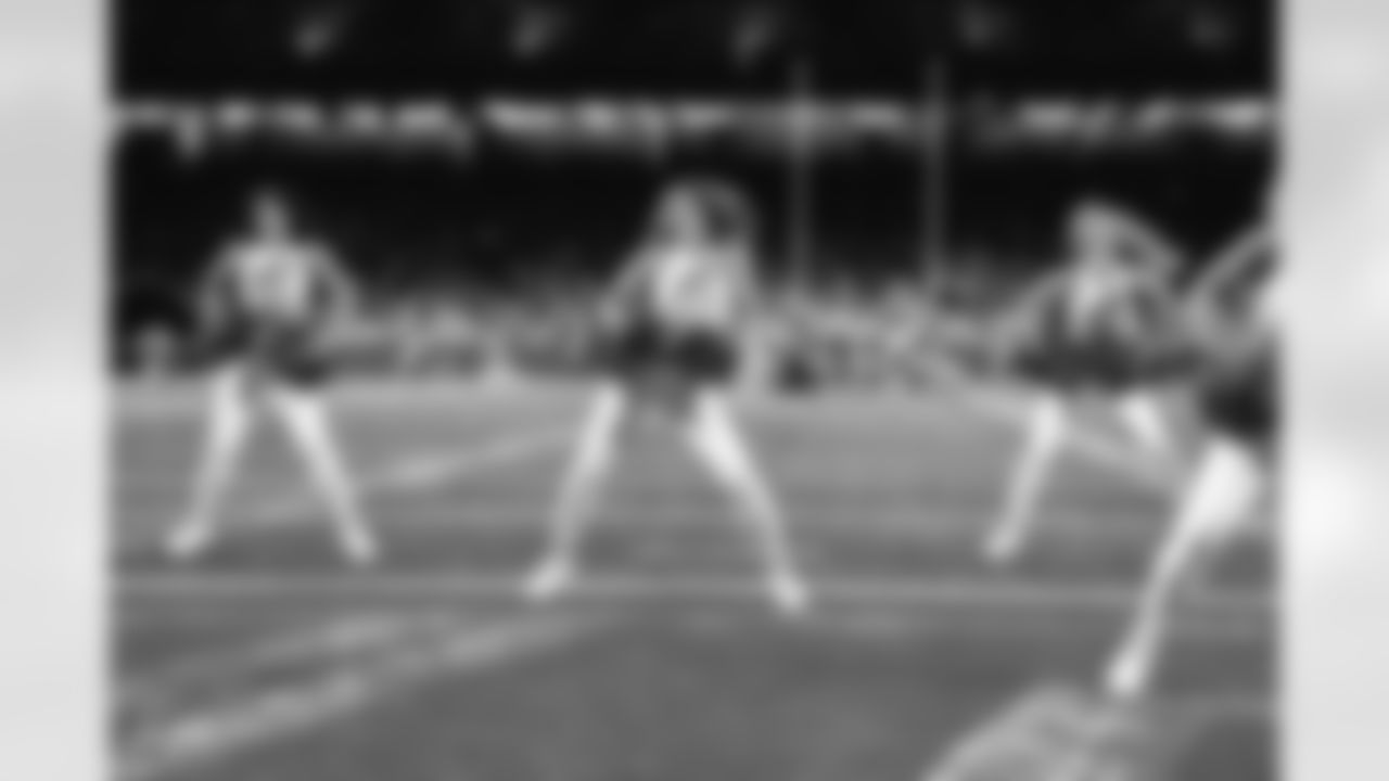 Detroit Lions Cheerleaders during a NFL football game against the Chicago Bears on Thursday, November 24, 2021 in Detroit, MI. (Mike Ferdinande/Detroit Lions).