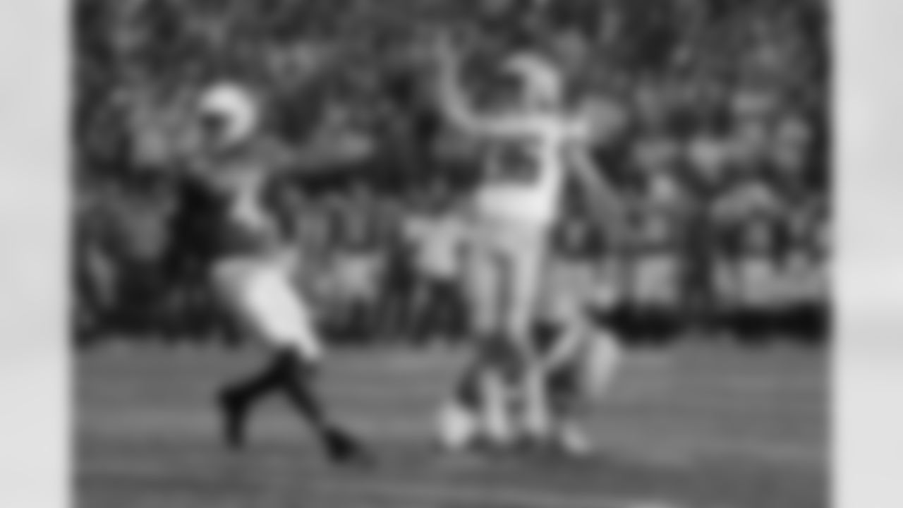 LSU place kicker Cade York (36) watches his field goal against Texas during the first half of an NCAA college football game, Saturday, Sept. 7, 2019, in Austin, Texas. (AP Photo/Eric Gay)