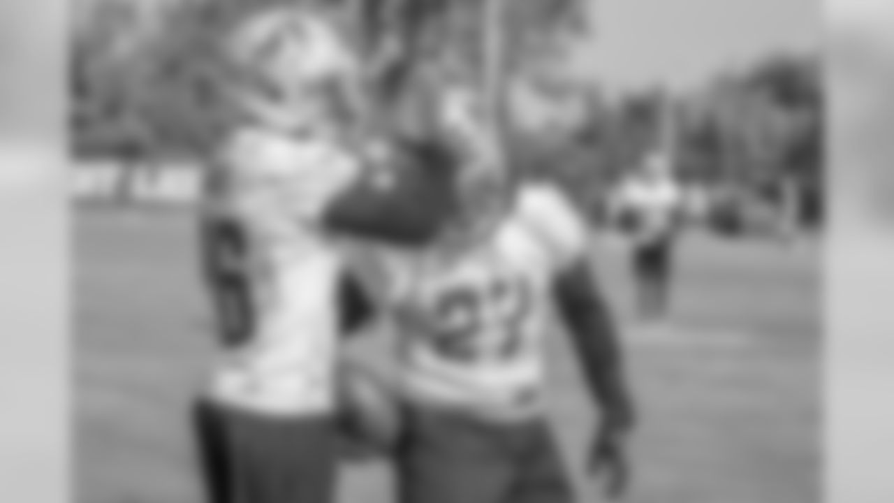 Glover Quin and Don Carey