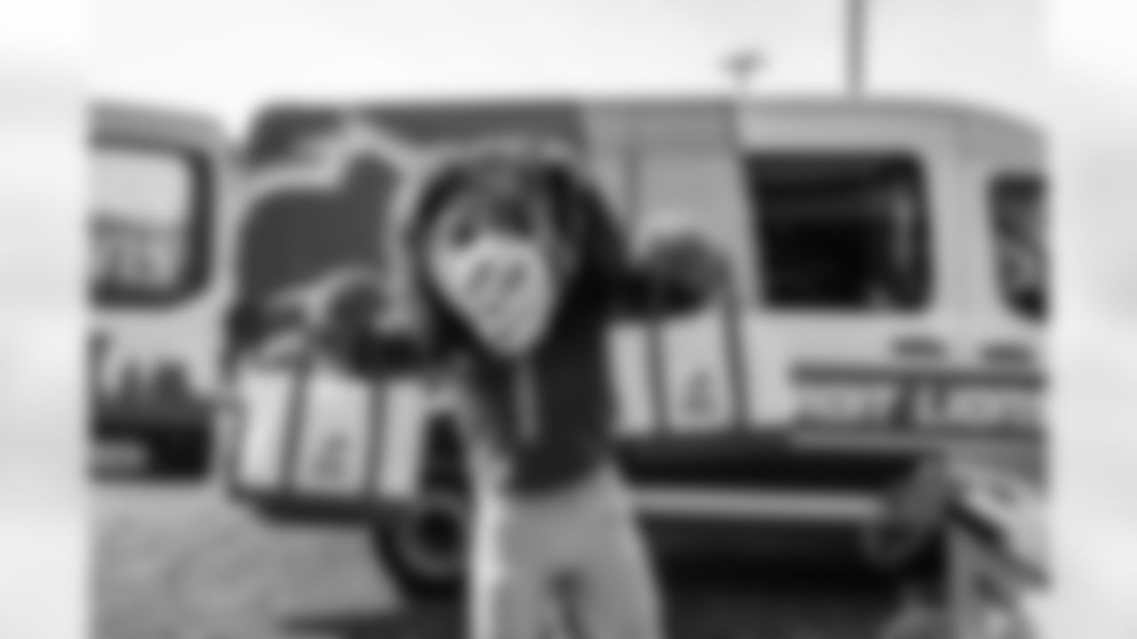 011321 Comerica Dropoff-Livonia_010