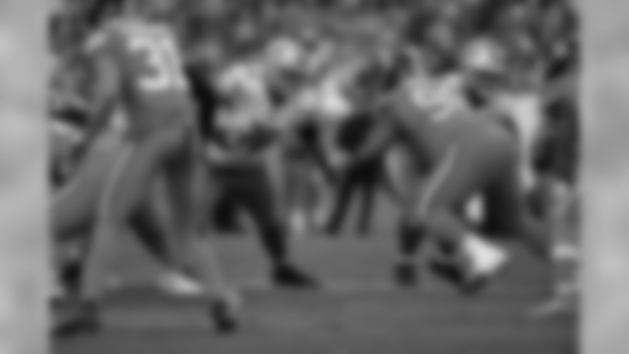 Las Vegas Raiders offensive tackle Justin Herron prepares to block during  the first half of a preseason NFL football game against the Dallas Cowboys  in Arlington, Texas, Saturday, Aug. 26, 2023. (AP