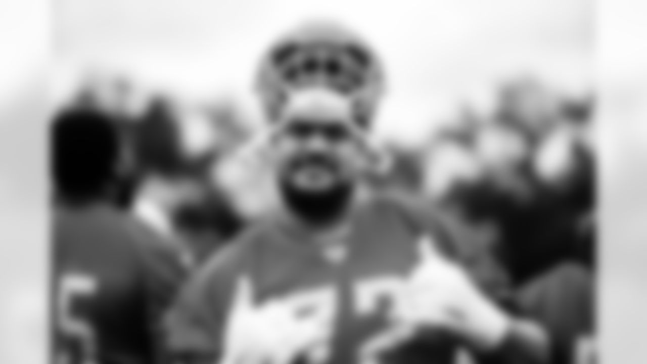 Detroit Lions guard Halapoulivaati Vaitai (72) during OTAs at the Lions training facility in Allen Park, MI on May 25, 2022. (Jeff Nguyen/Detroit Lions)