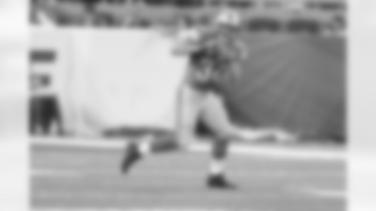 Receiving yards: 196 (previous: 11)