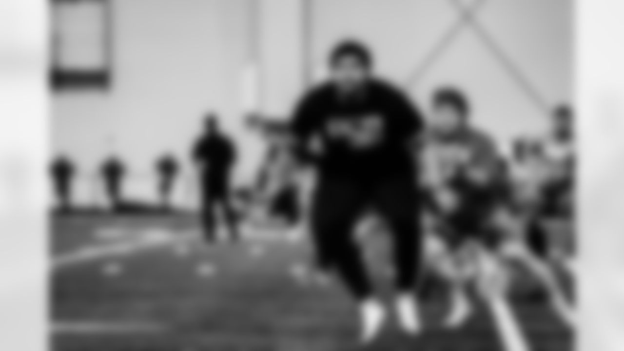 Detroit Lions tackle Penei Sewell (58) during a morning workout at the Lions training facility in Allen Park, MI on April 19, 2022. (Jeff Nguyen/Detroit Lions)