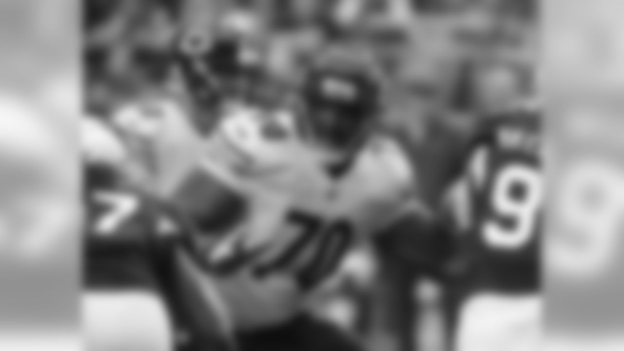 RT Bobbie Massie
Backed up by Rashaad Coward
