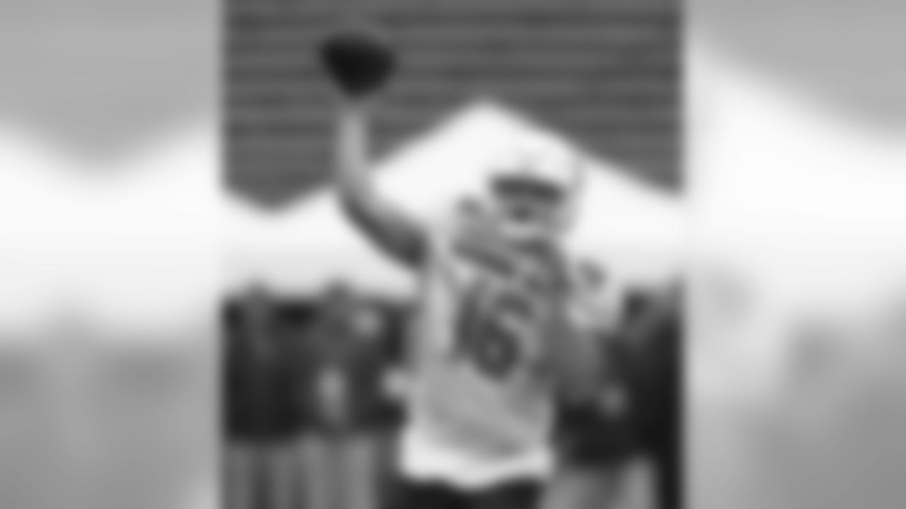 South quarterback Gardner Minshew II of Washington State (16) throws a pass during practice for Saturday's Senior Bowl college football game, Tuesday, Jan. 22, 2019, in Mobile, Ala. (AP Photo/Butch Dill)