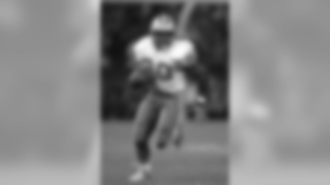 Sanders_Barry_hi res_AP98121411661[1]