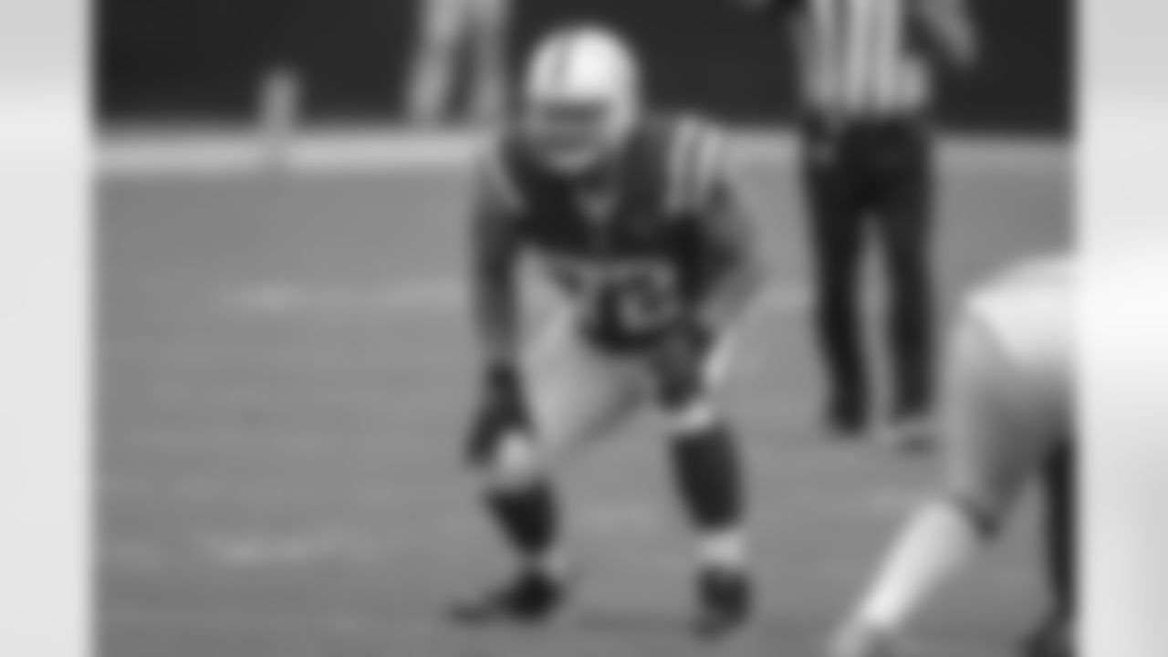 RT: Braden Smith
Backed up by Le'Raven Clark