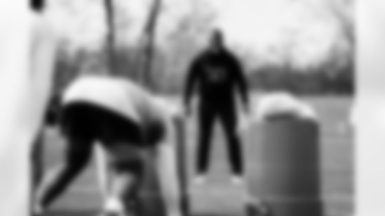 Detroit Lions Defensive Coordinator Aaron Glenn during a morning workout at the Lions training facility in Allen Park, MI on May 5, 2022. (Jeff Nguyen/Detroit Lions)