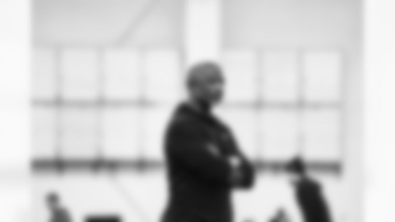 Detroit Lions Defensive Coordinator Aaron Glenn during practice at the Lions Training Facility in Allen Park, MI on December 1, 2022. (Jeff Nguyen/Detroit Lions)
