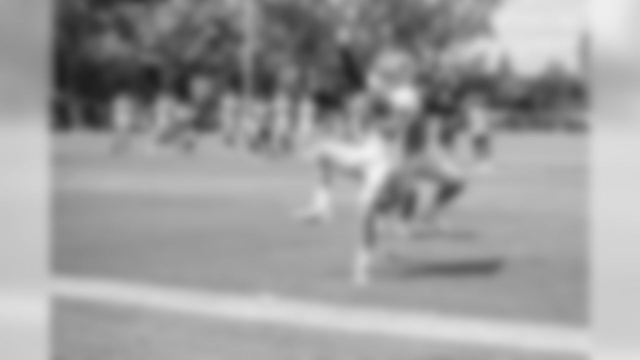 Detroit Lions tight end T.J. Hockenson (88) catches a touchdown during practice at the Detroit Lions training facility on Wednesday, Aug. 21, 2019 in Allen Park, Mich. (Detroit Lions via AP)