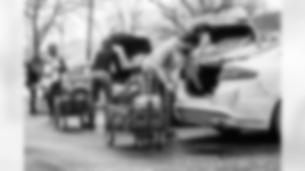 012521 OHFC Kit Dropoff-Detroit_031