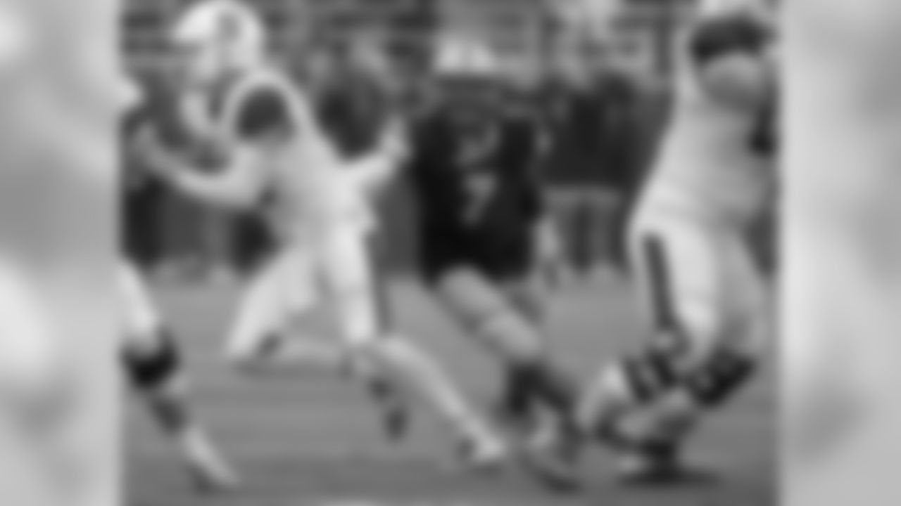 View photos of NFL prospect Harold Landry.
