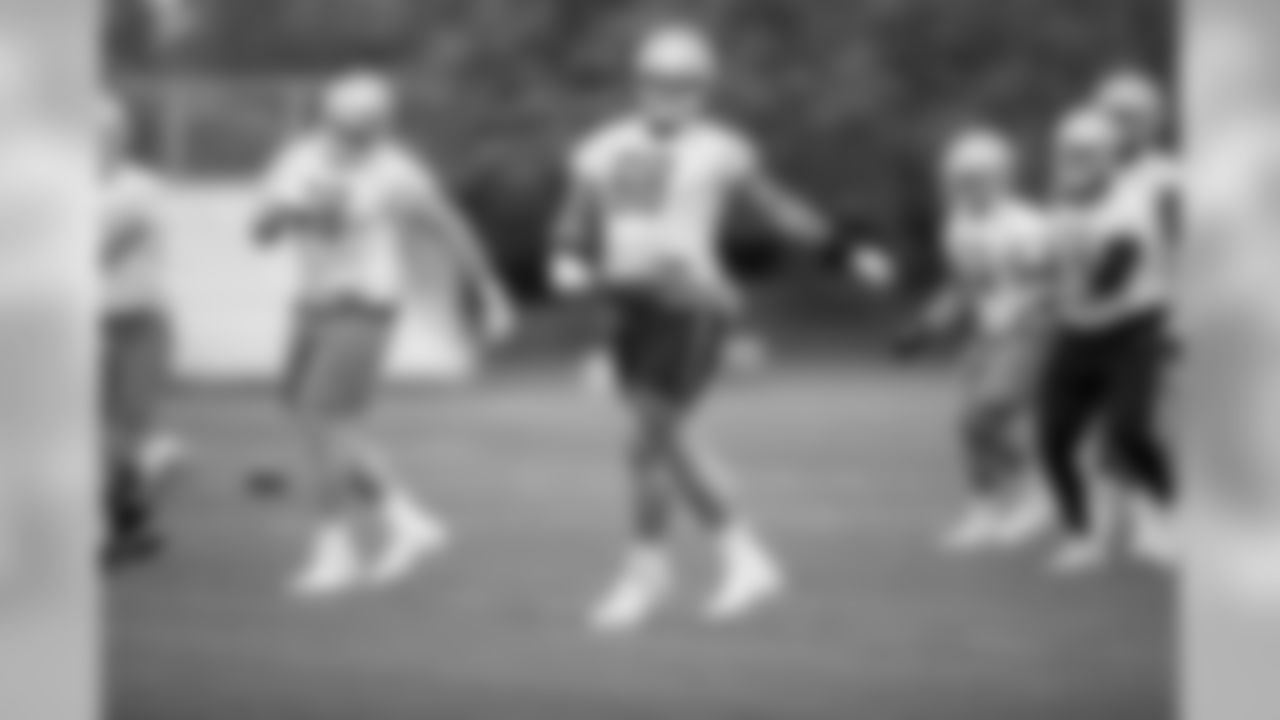 Detroit Lions tackle Taylor Decker (68) stretches during Day 1 of OTAs on Monday, May 20, 2019 in Allen Park, Mich. (Detroit Lions via AP)